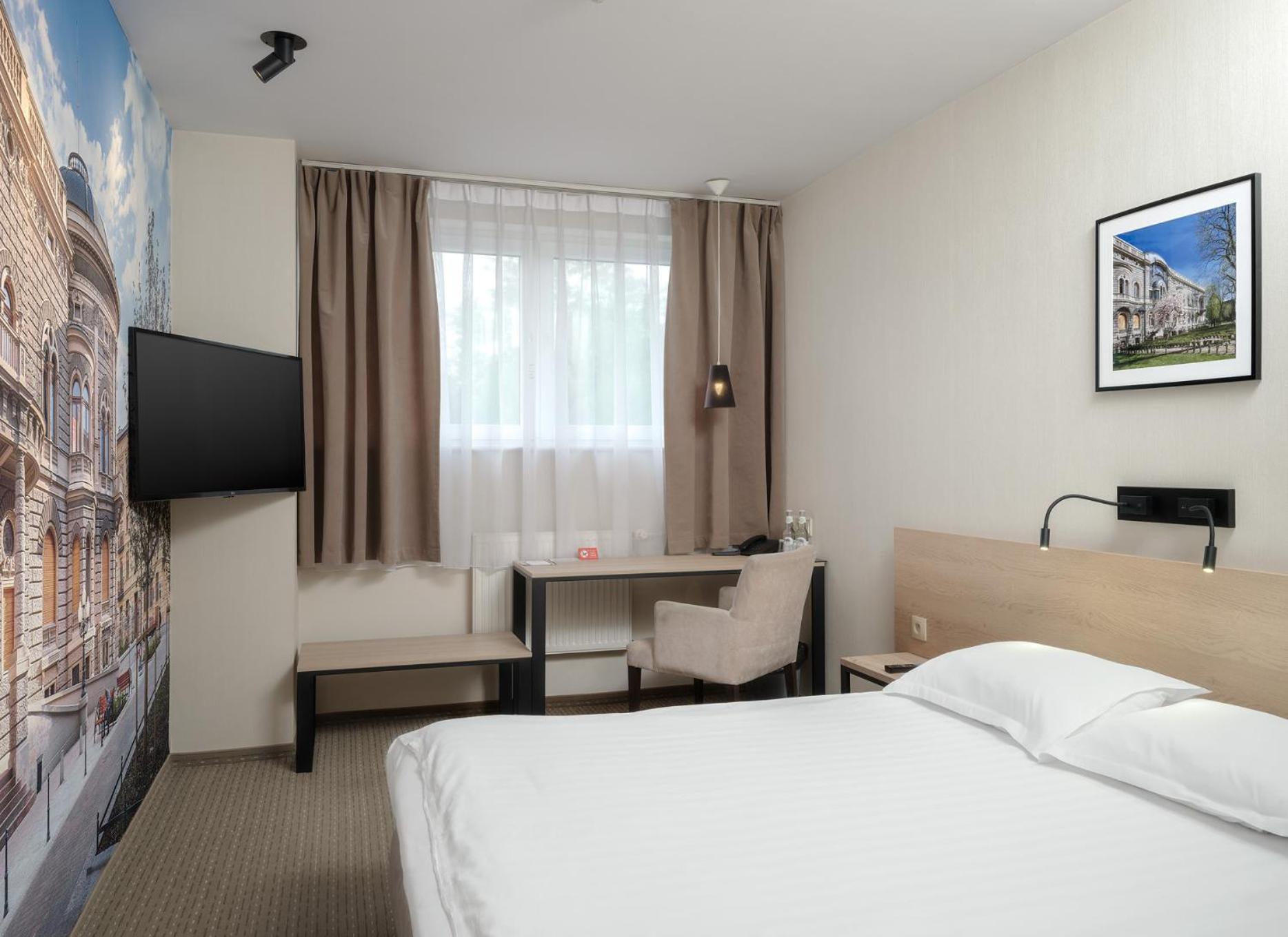 Iness Hotel Łódź Eksteriør billede